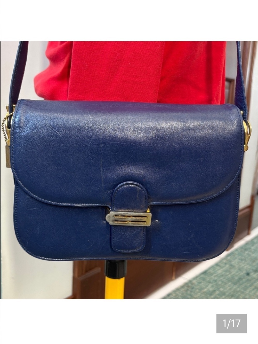 Carriage Court  vintage leather shoulder bag  navy  front lift clasp. 3 section.